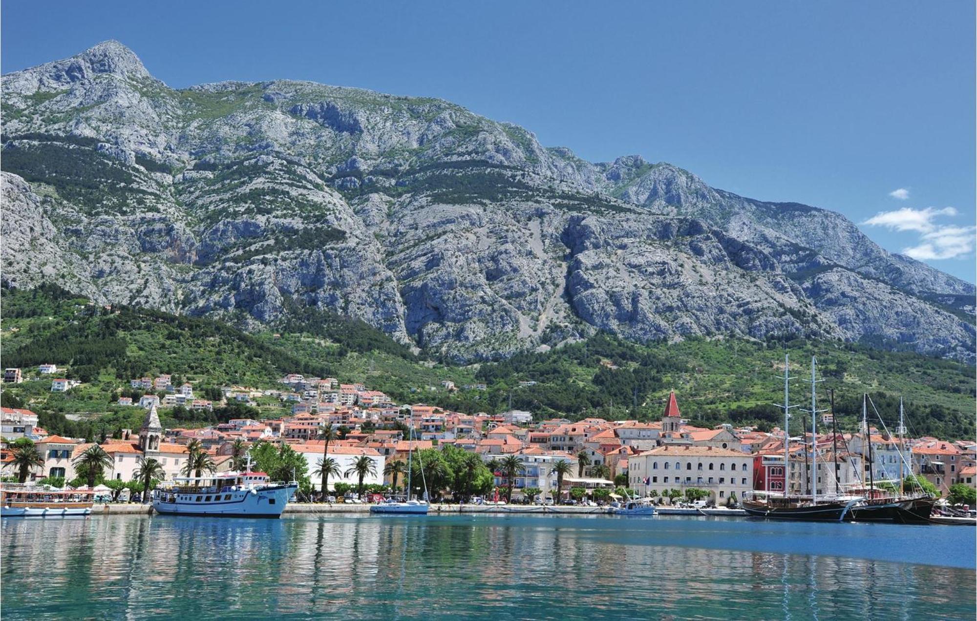 Awesome Apartment In Makarska With Wifi Экстерьер фото
