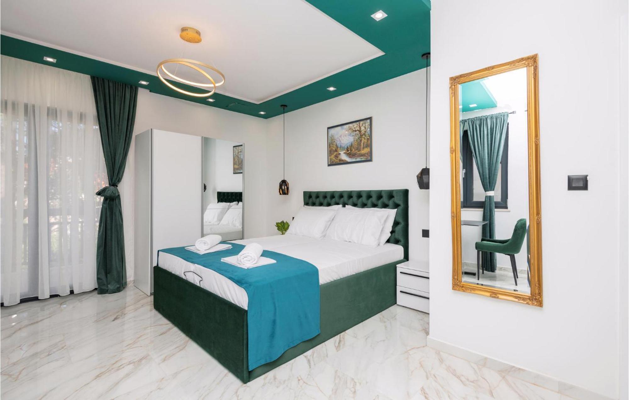 Awesome Apartment In Makarska With Wifi Экстерьер фото